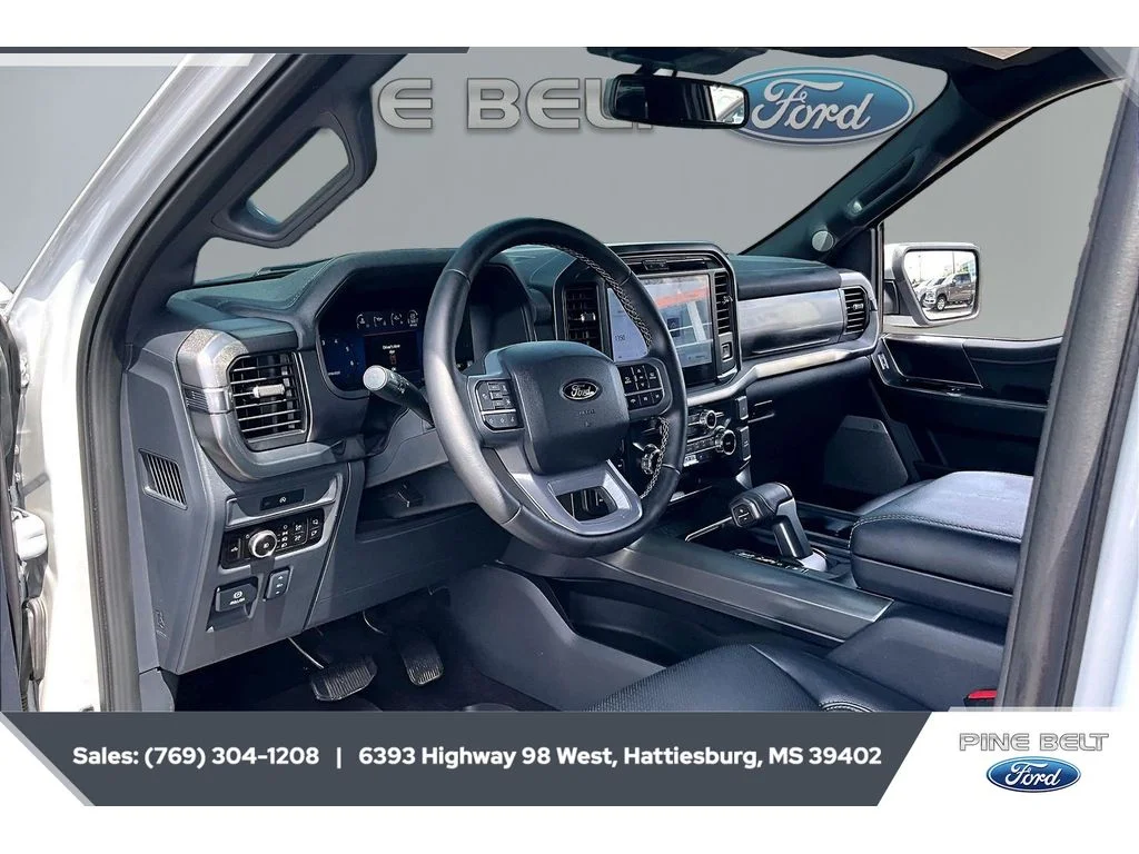 Used 2025 Space White Metallic Ford LARIAT image 13