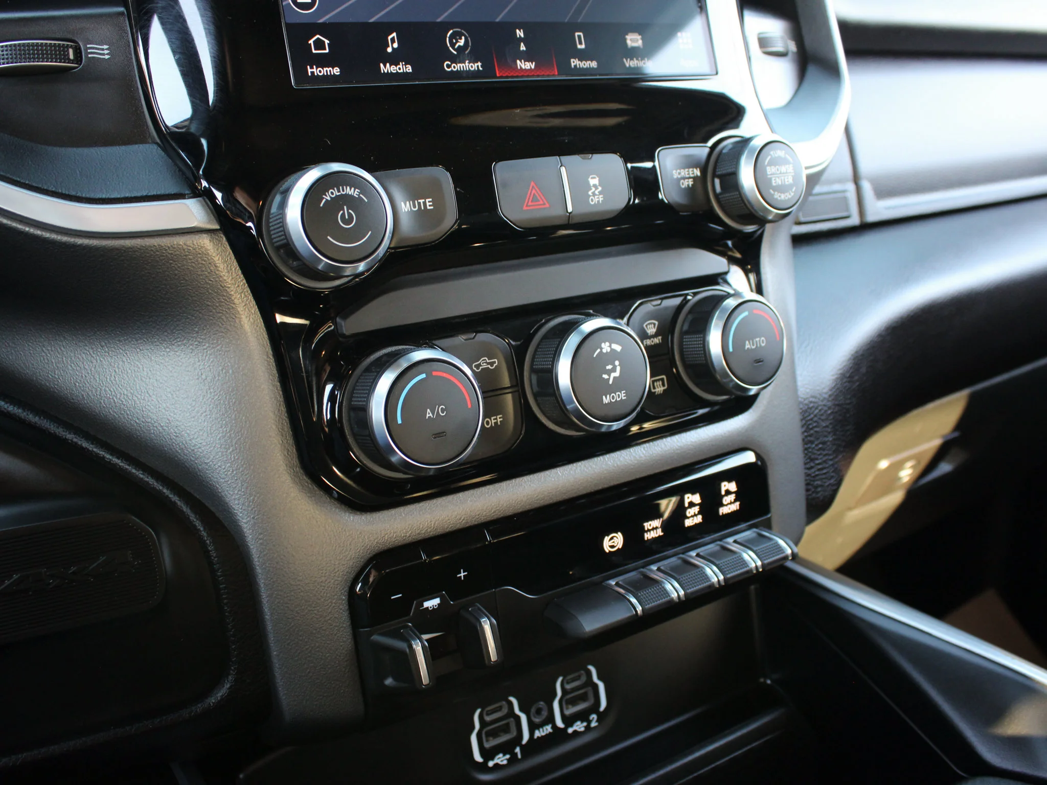 Certified Used 2024 Grey RAM Big Horn * No Accidents | Cummins Diesel | Night Edition | Apple CarPlay | Tonneau Cover | Alpine image 24