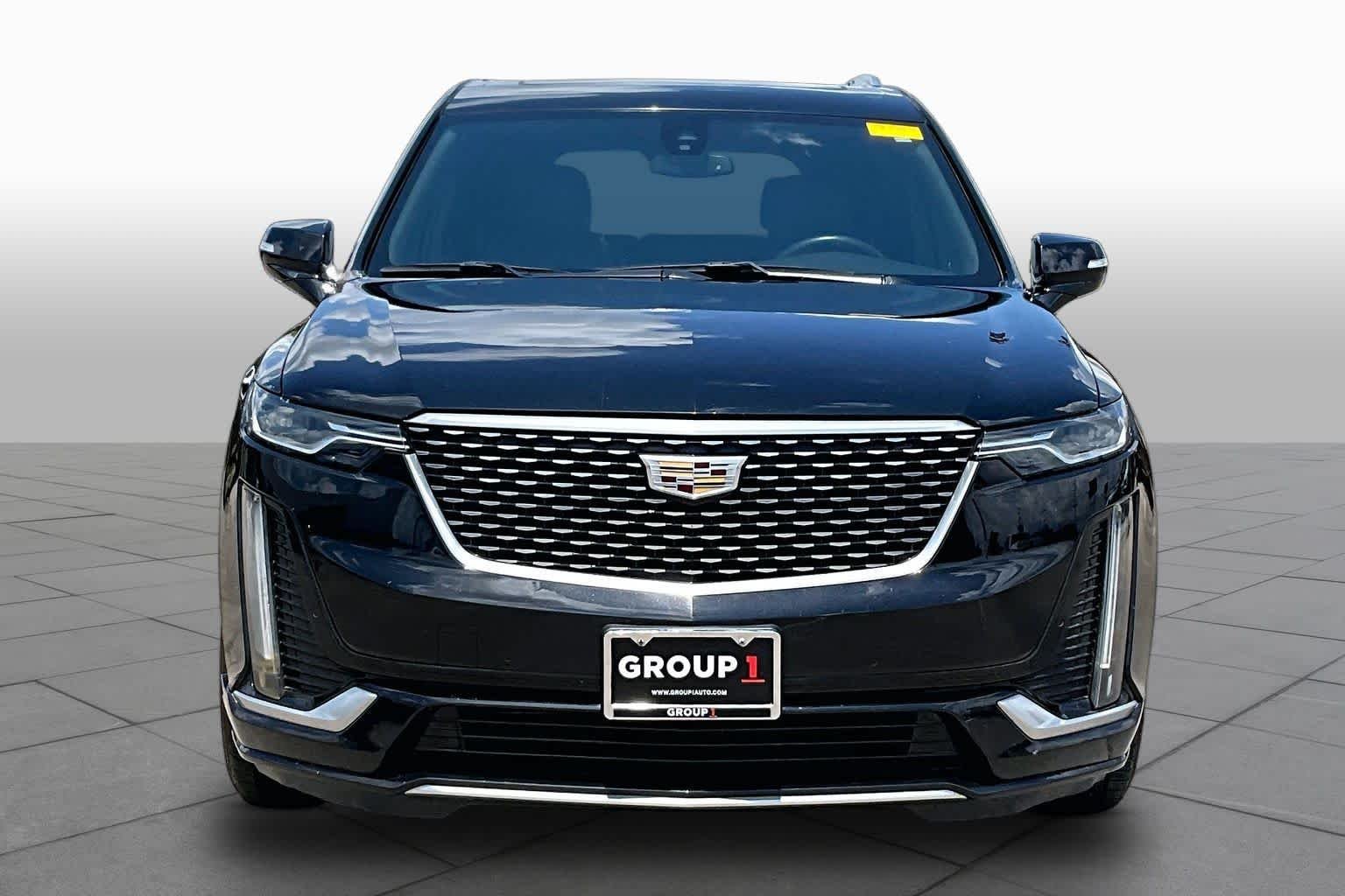 Used 2021 Stellar Black Metallic Cadillac Luxury image 4