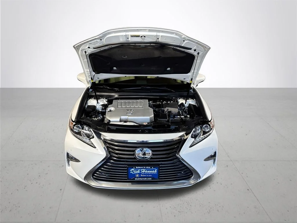 Used 2018 White Pearl Lexus 350 image 22