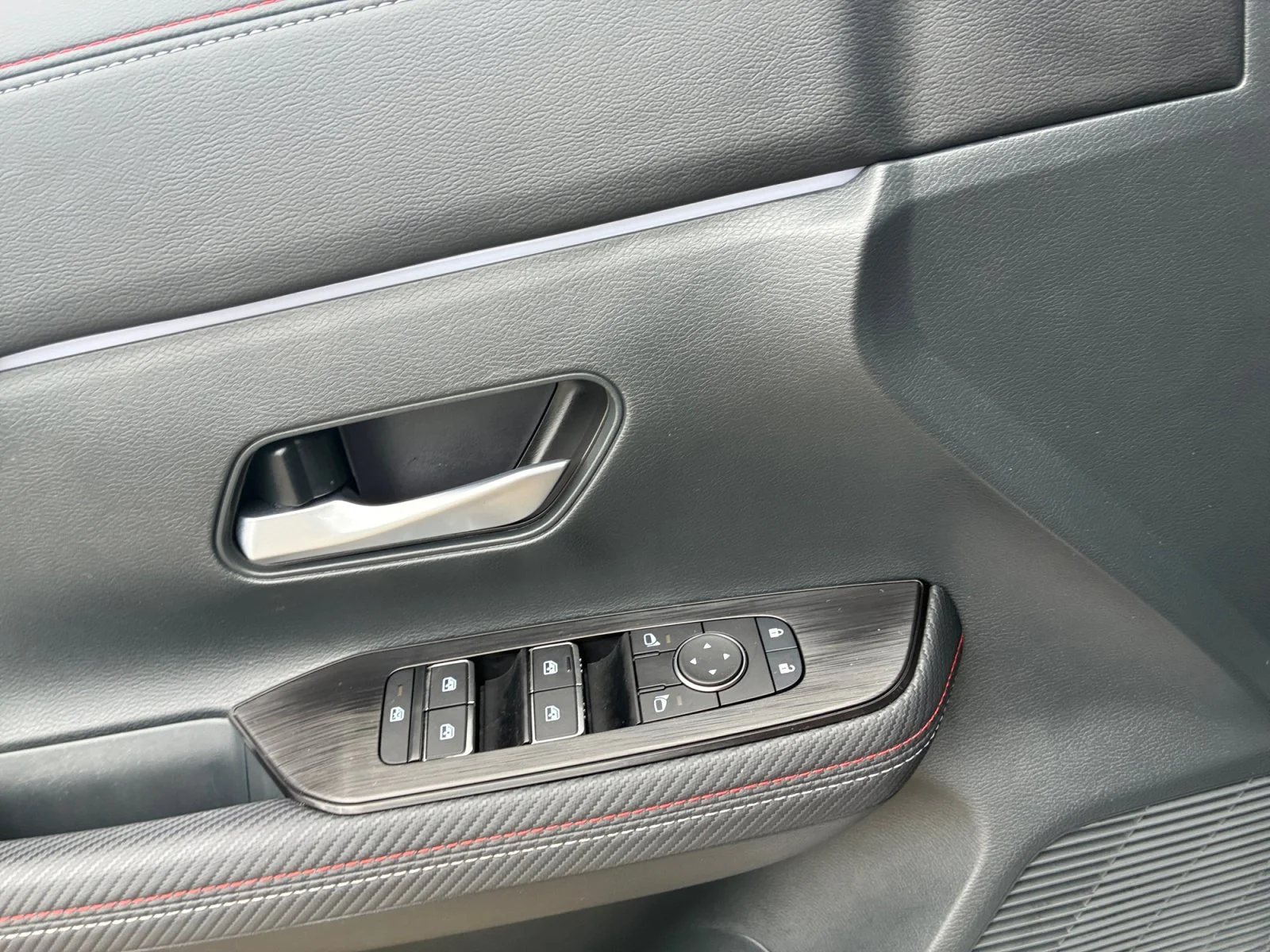 Certified Used 2025 Super Black Nissan SR image 30