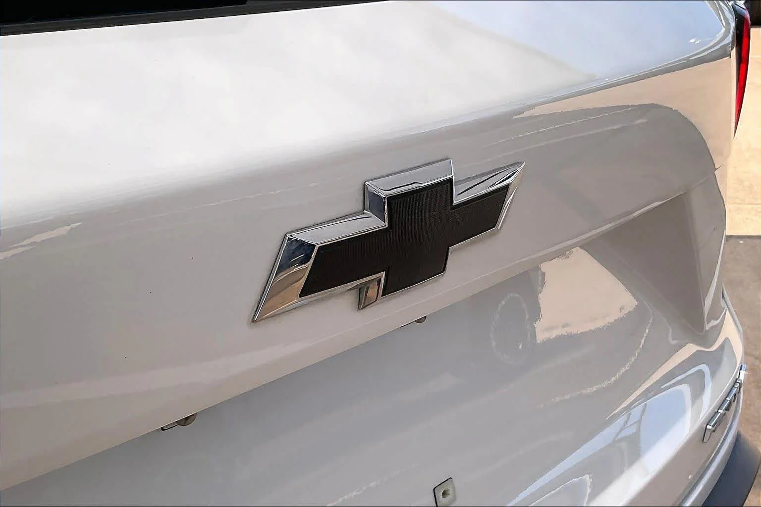 Used 2025 Summit White Chevrolet ACTIV image 29