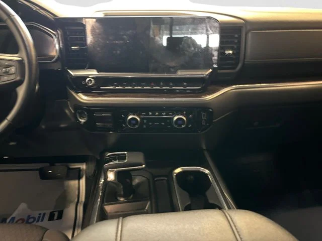 Used 2023 White GMC Elevation image 12