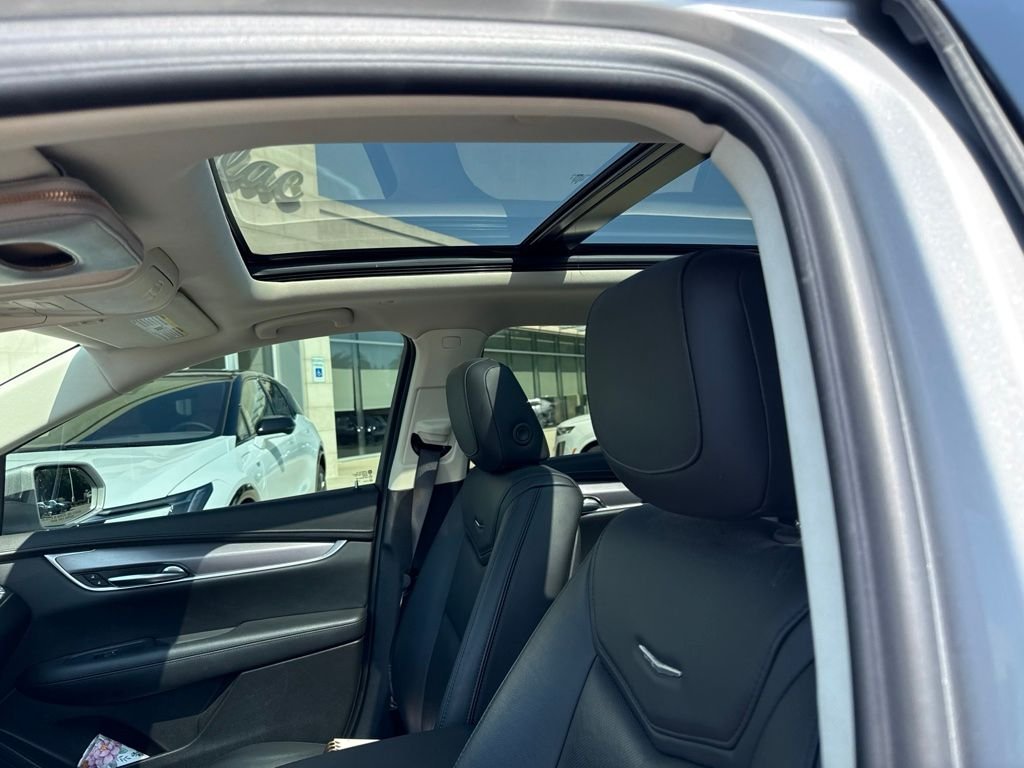 Used 2018 Silver Cadillac Luxury image 14