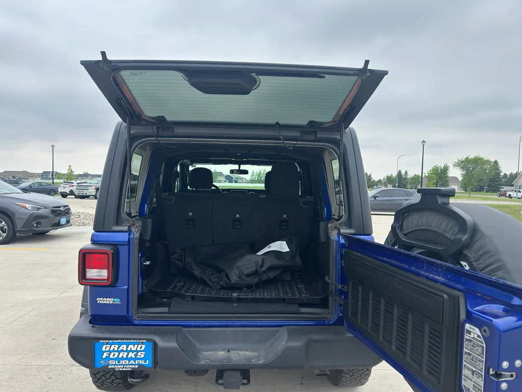 Used 2020 Ocean Blue Metallic Clearcoat Jeep Sport S image 7