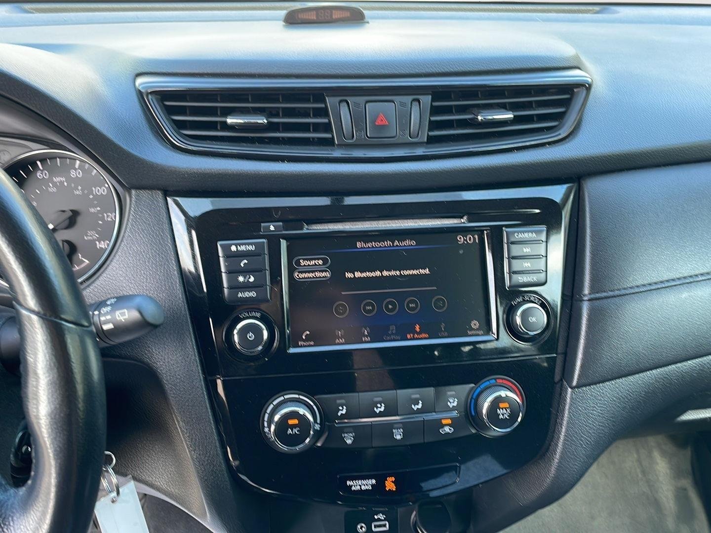 Used 2018 Brilliant Silver Nissan S image 13