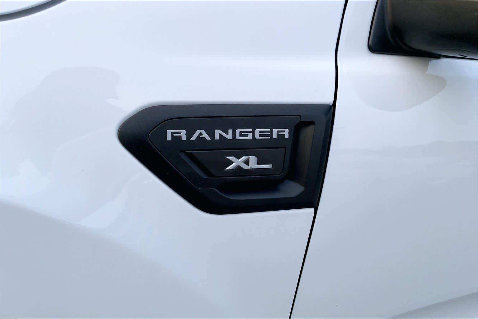 Used 2023 Oxford White Ford XL image 32