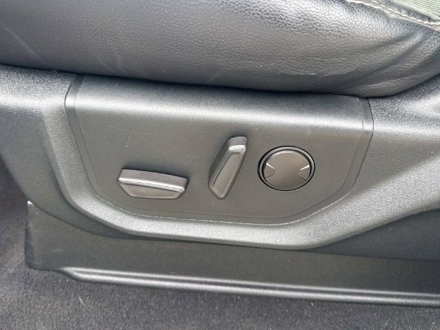 Used 2020 Oxford White Ford Lariat image 23