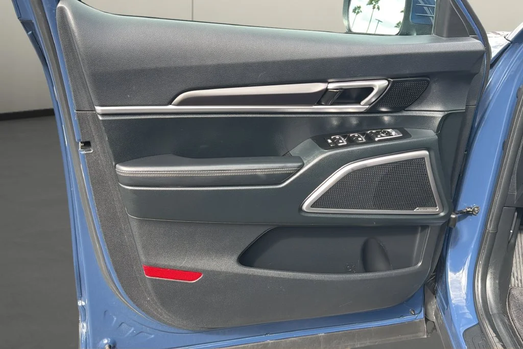 Used 2025 Black Kia S image 13