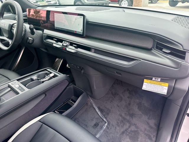 New 2026 Glacial White Pearl / Black Ro Kia GT-Line AWD image 31