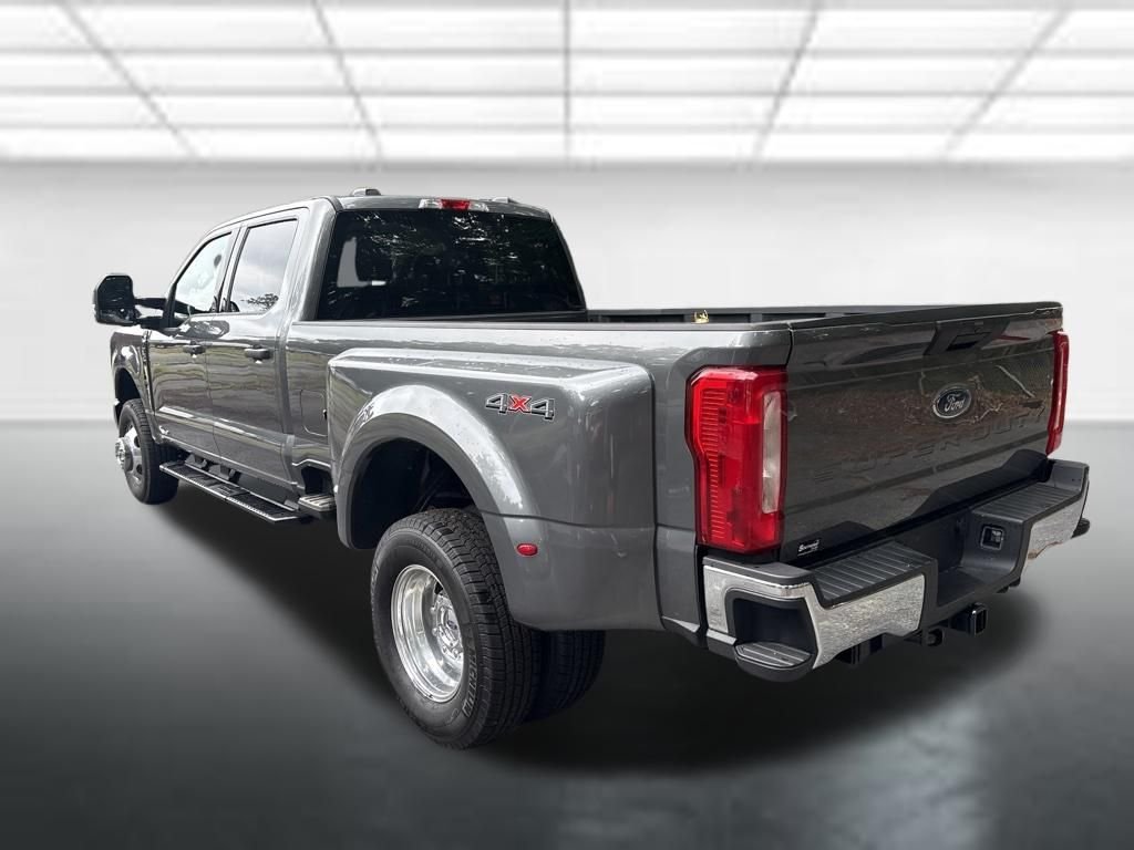 Used 2026 Gray Ford XLT image 3