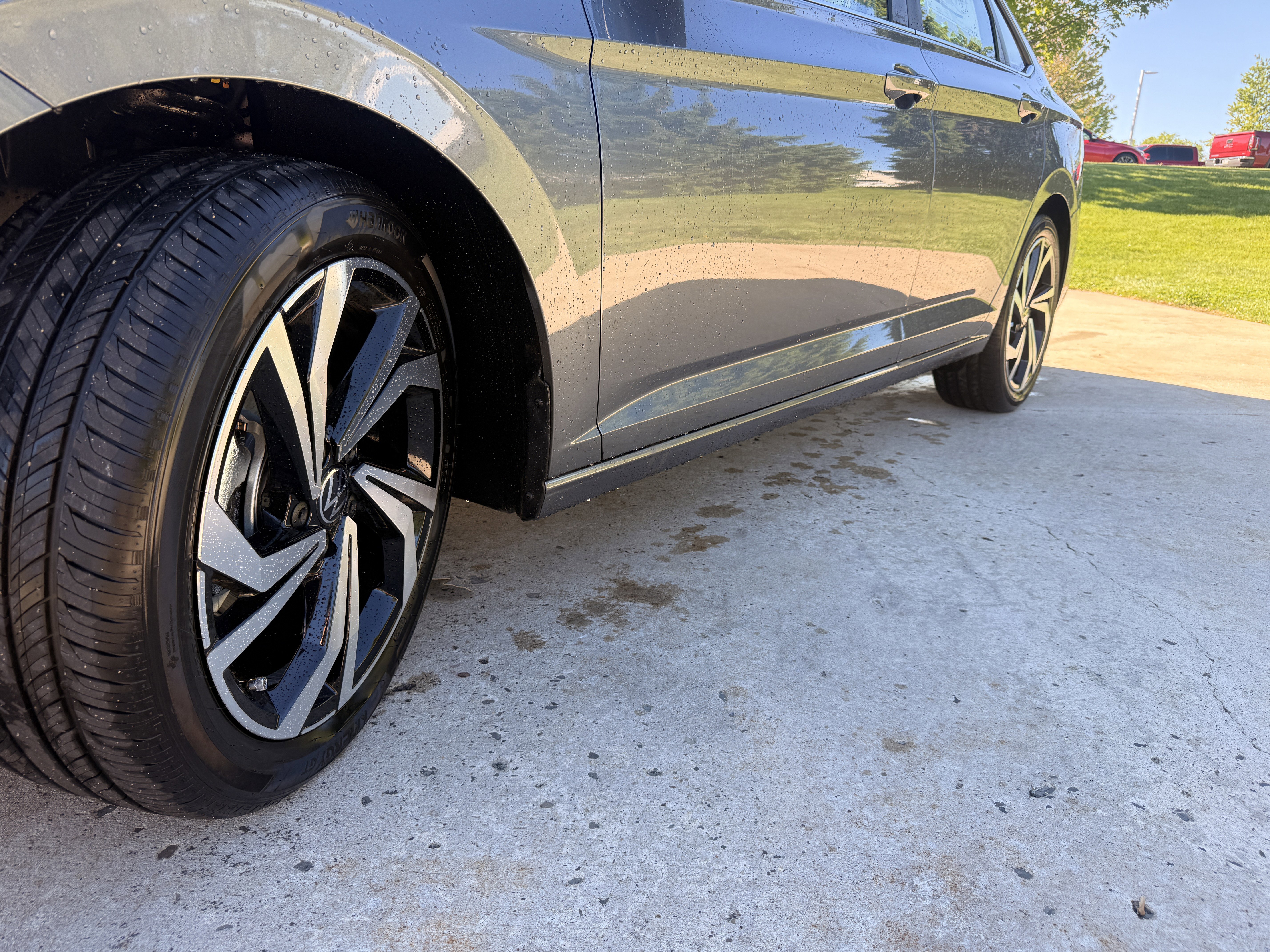 New 2026 Platinum Gray Metallic Volkswagen SEL image 18