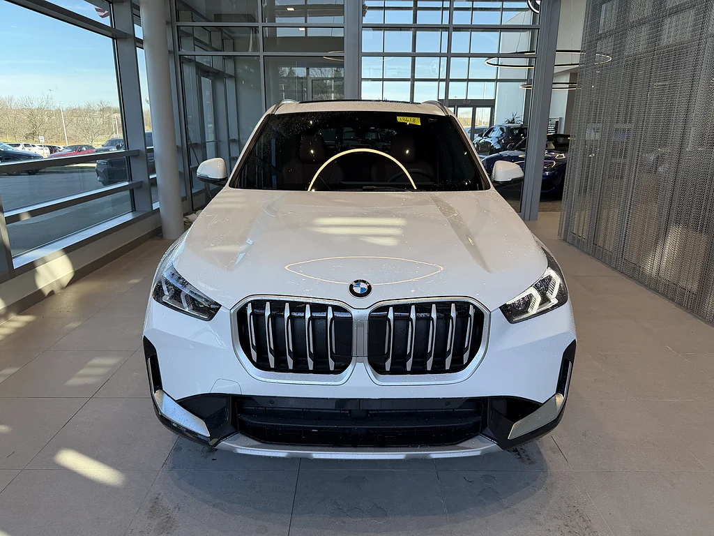 New 2026 Alpine White BMW xDrive28i image 2