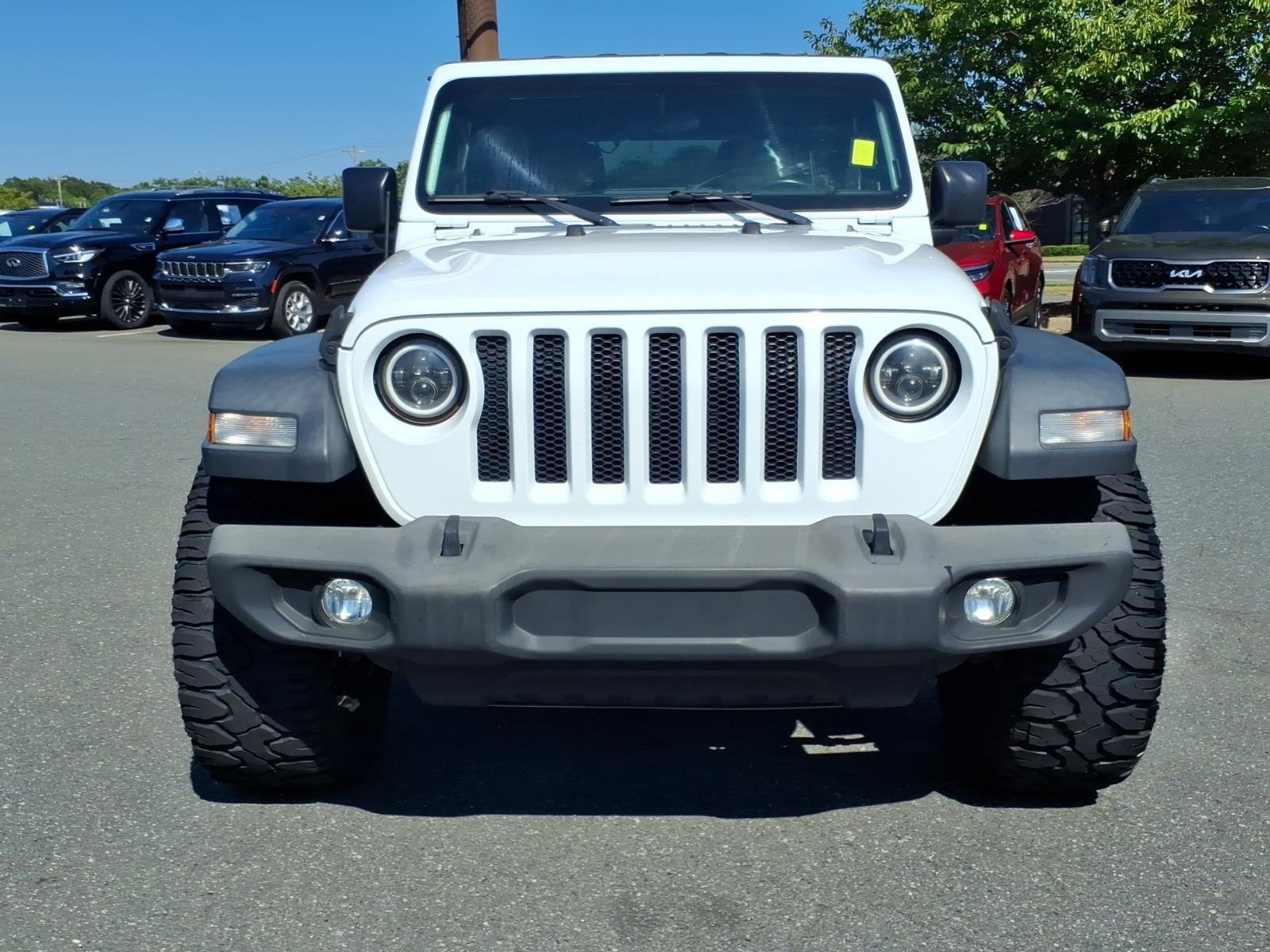 Used 2018 Bright White Clearcoat Jeep Sport S image 13