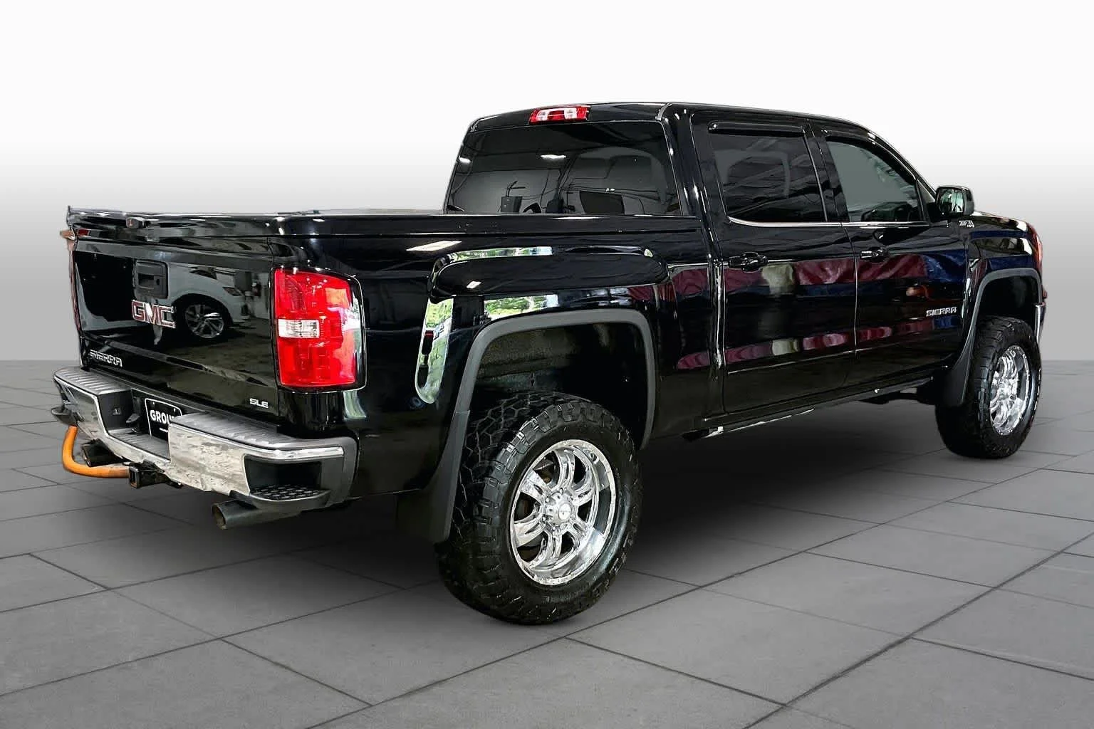 Used 2015 Onyx Black GMC SLE image 13