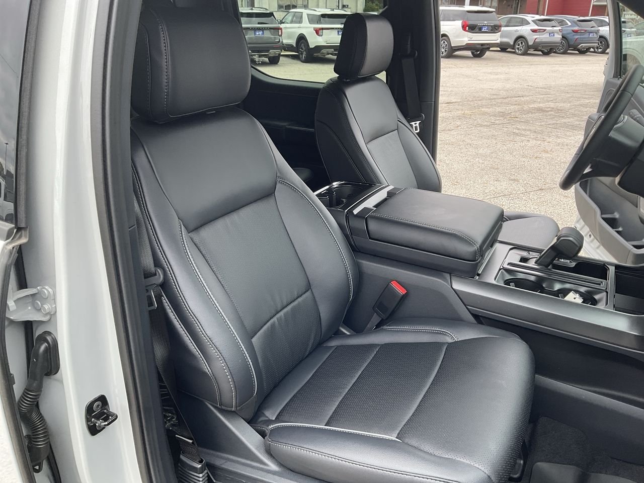 New 2026 AVALANCHE Ford Lariat image 24