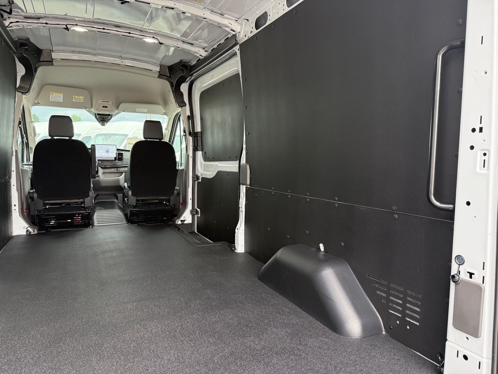 New 2026 Oxford White Ford Cargo Van image 28
