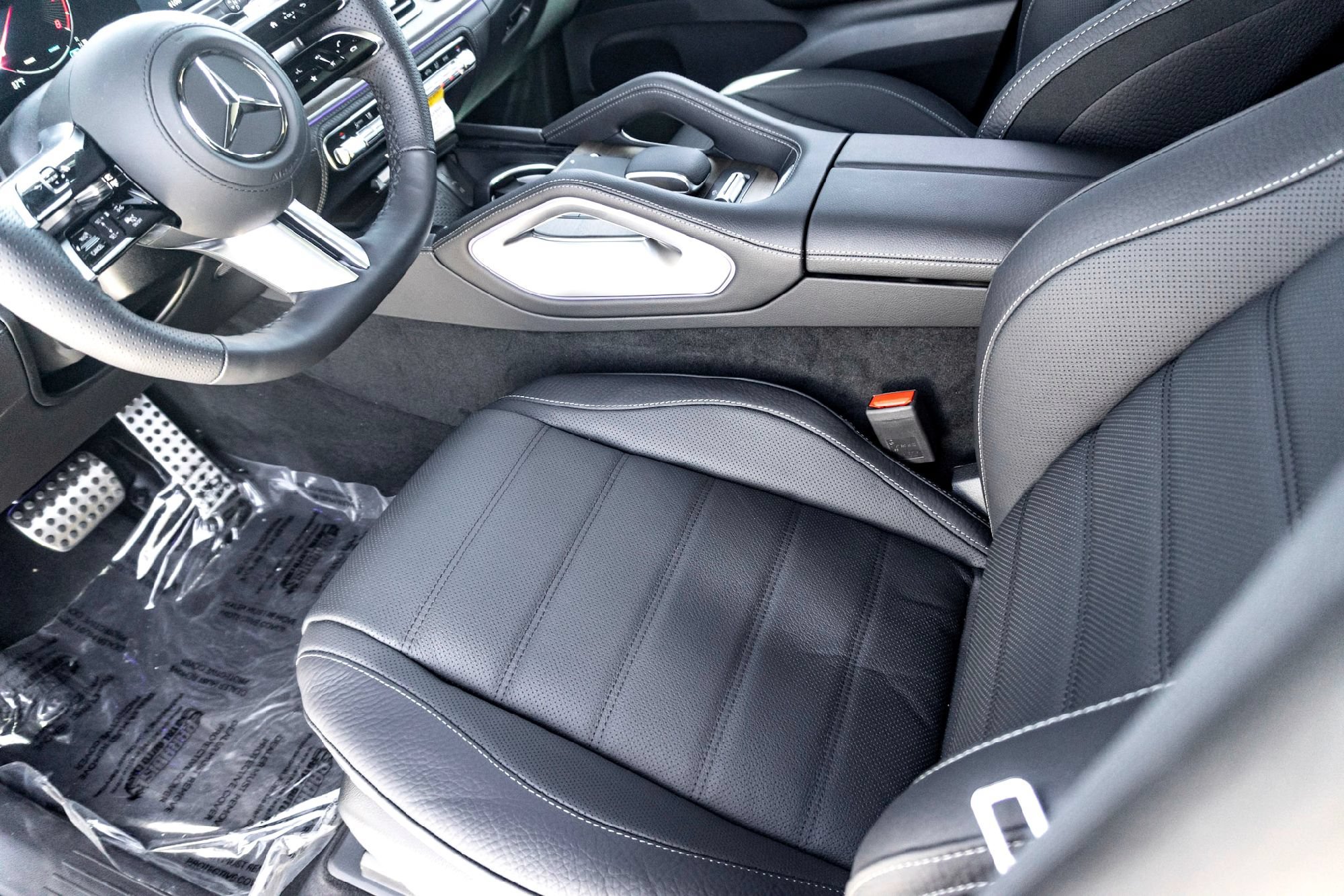 New 2026 Polar White Mercedes-Benz GLS 580 image 10