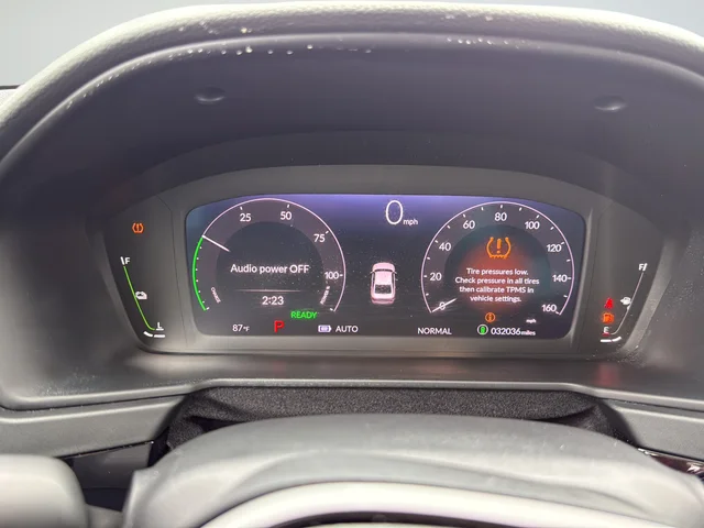 Used 2023 White Honda Touring image 22