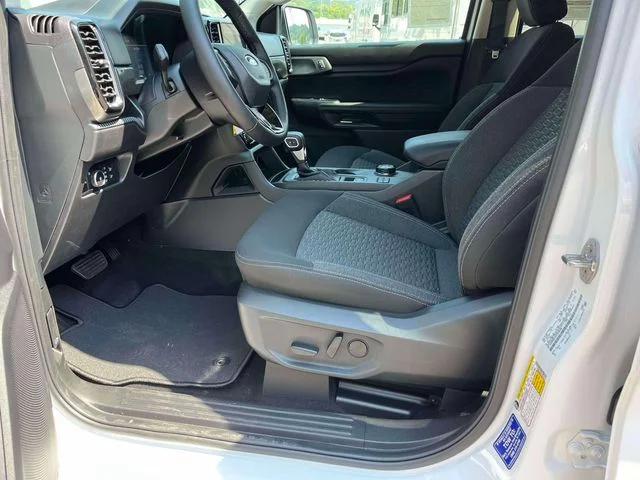 New 2026 Oxford White Ford XLT image 21