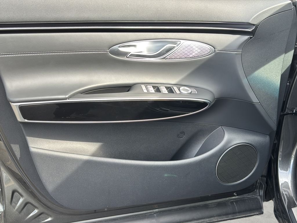 2026 GENESIS GV70 Standard - Photo 11