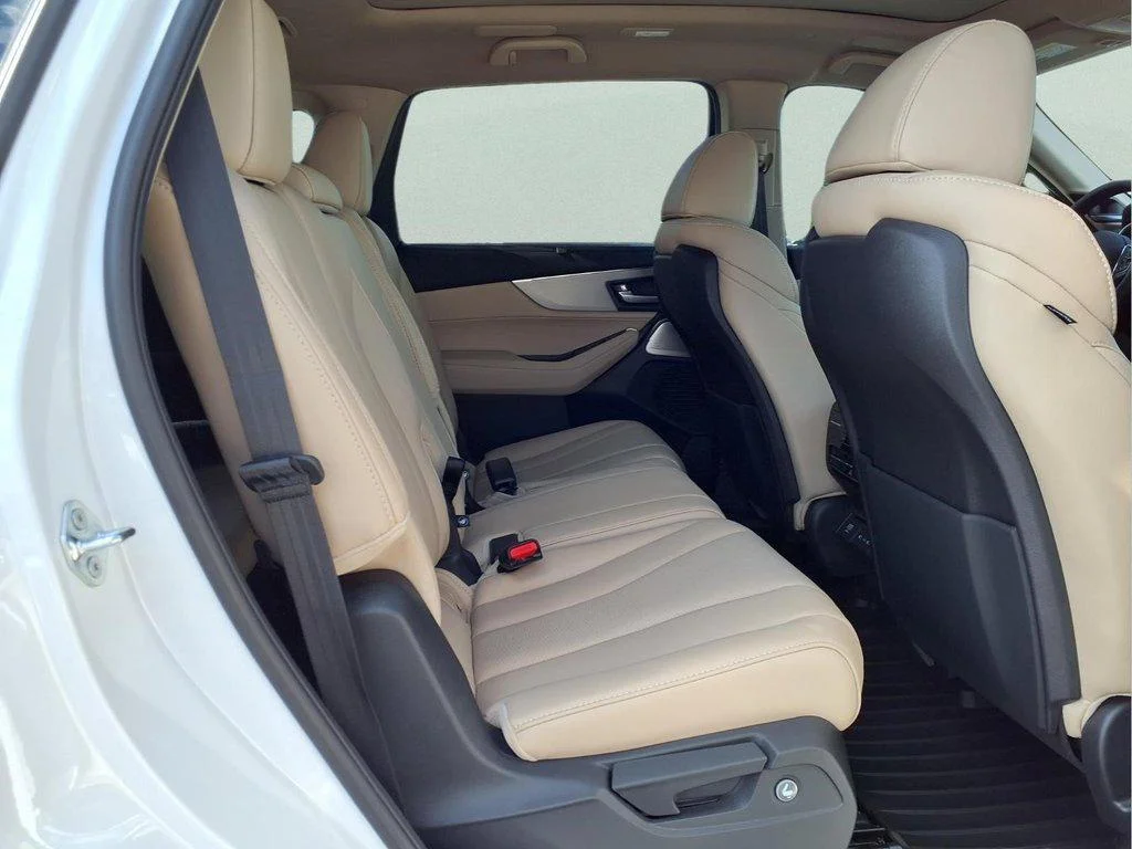 New 2026 Platinum White Pearl Acura FWD w/Technology Package image 13