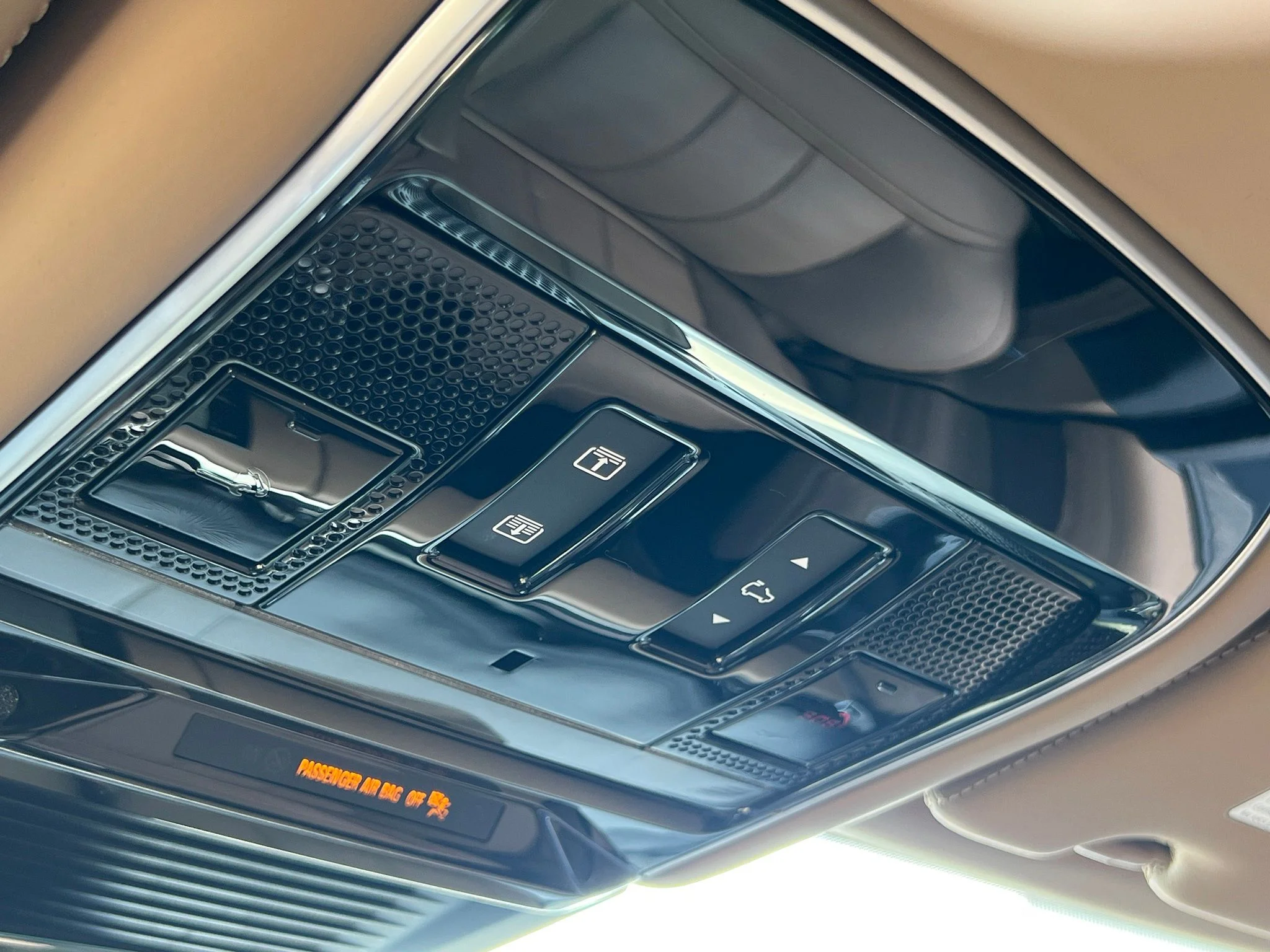 Used 2025  Land Rover Autobiography image 42