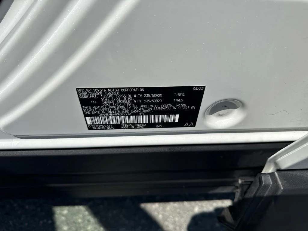 Used 2023 White Subaru Limited image 38