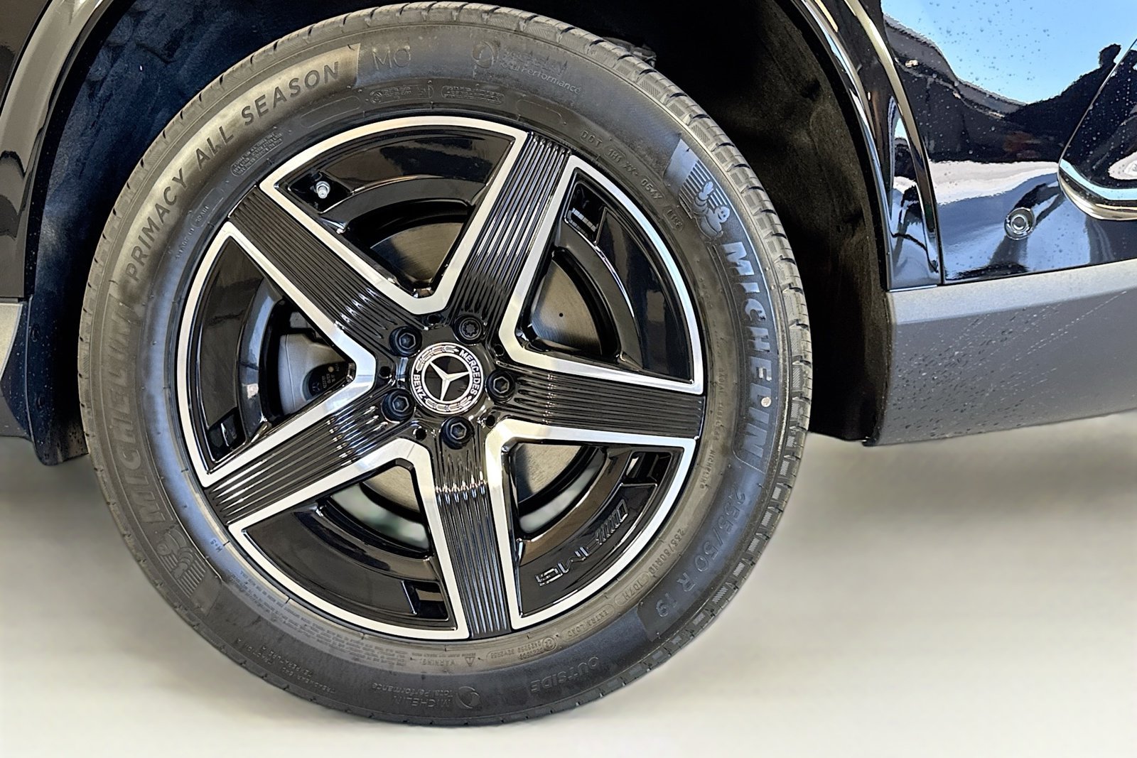 New 2026 Black Mercedes-Benz GLC 300 image 29