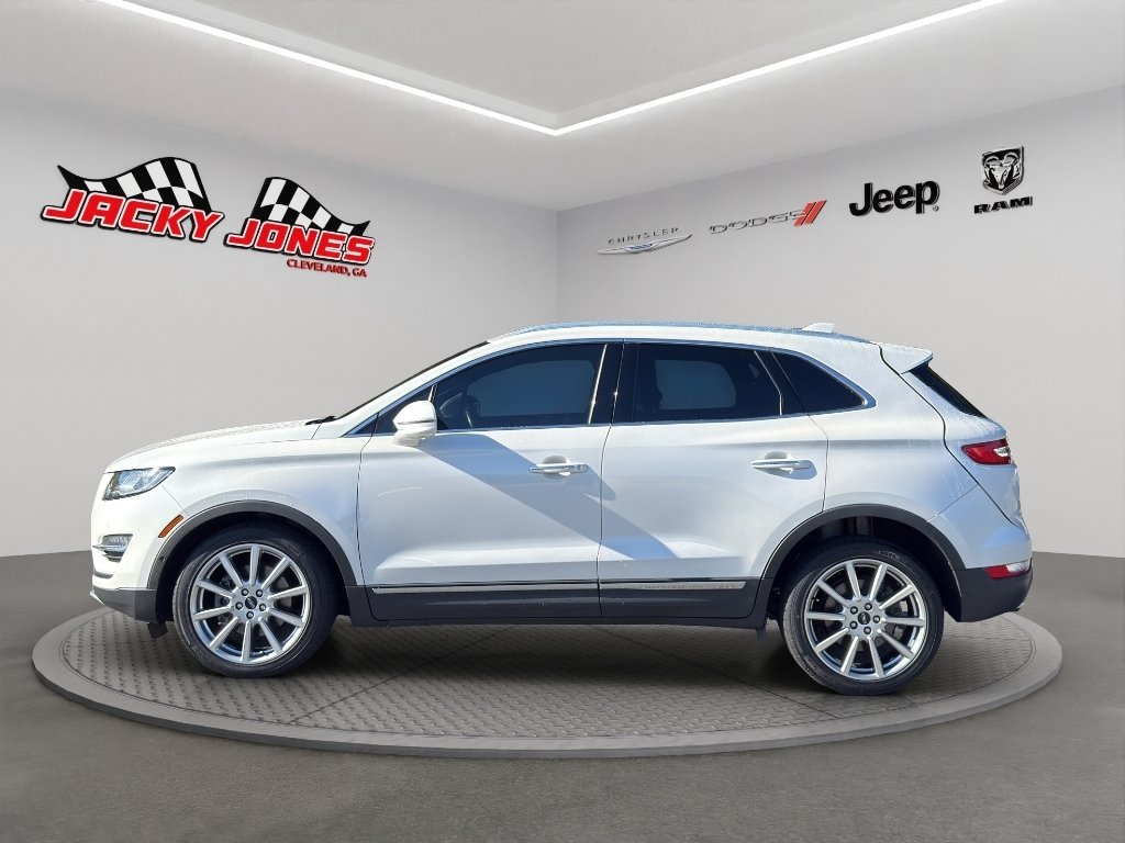 Used 2019 White Platinum Metallic Tri-Coat Lincoln Reserve image 3