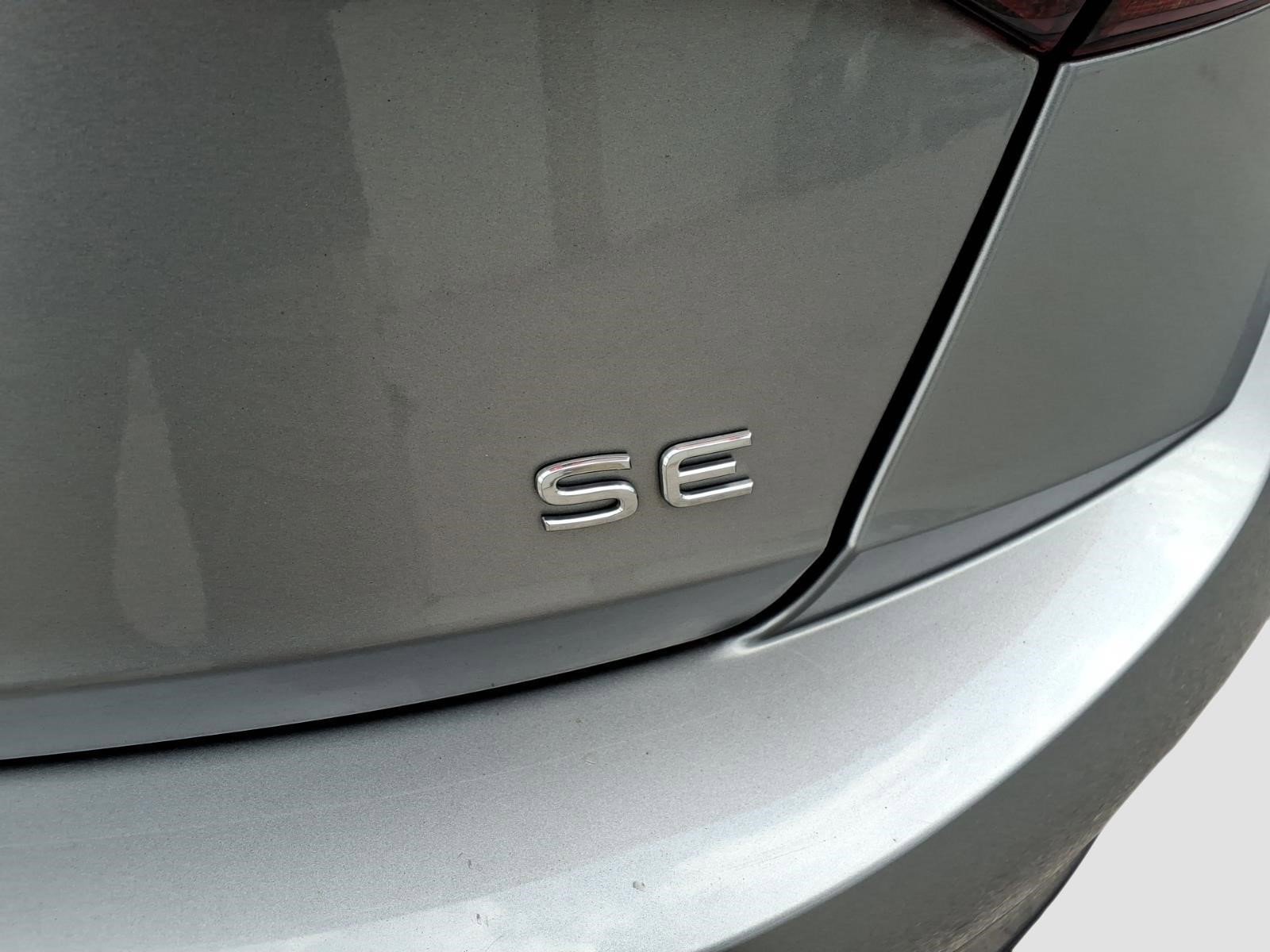Used 2024 Platinum Gray Metallic Volkswagen SE image 6