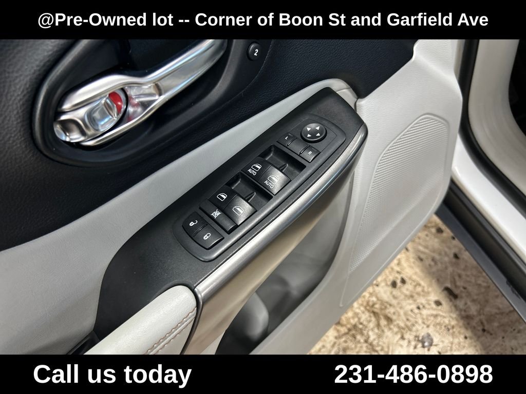 Used 2019 White Jeep Limited image 16
