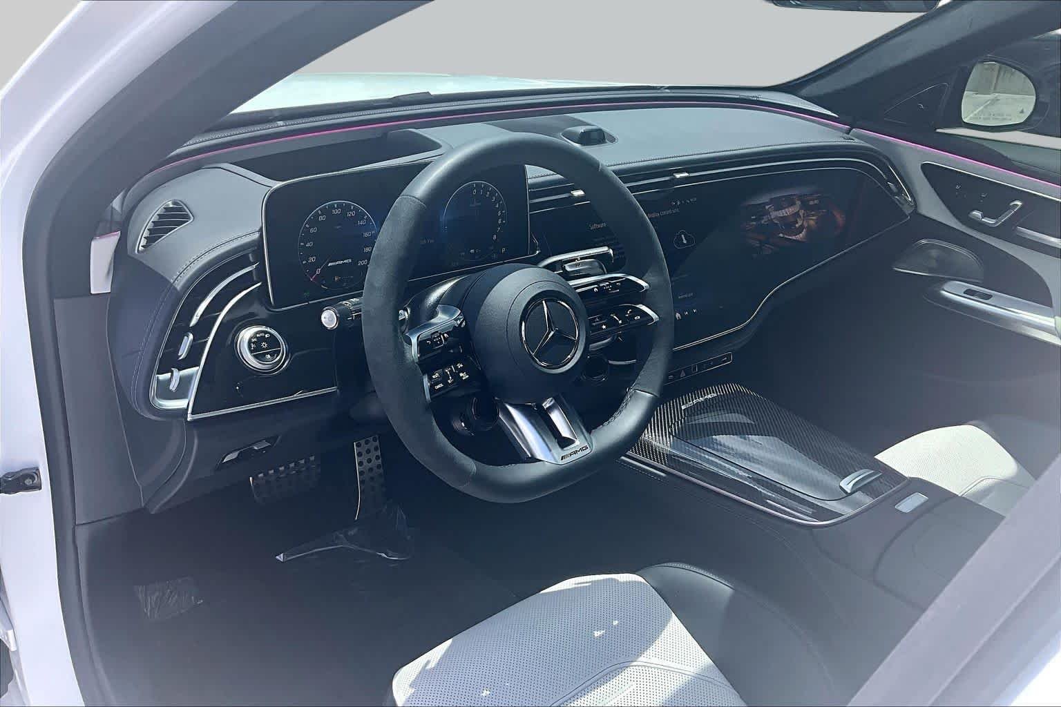 Used 2025 MANUFAKTUR Moonlight White Magno Mercedes-Benz AMG® E 53 E image 18