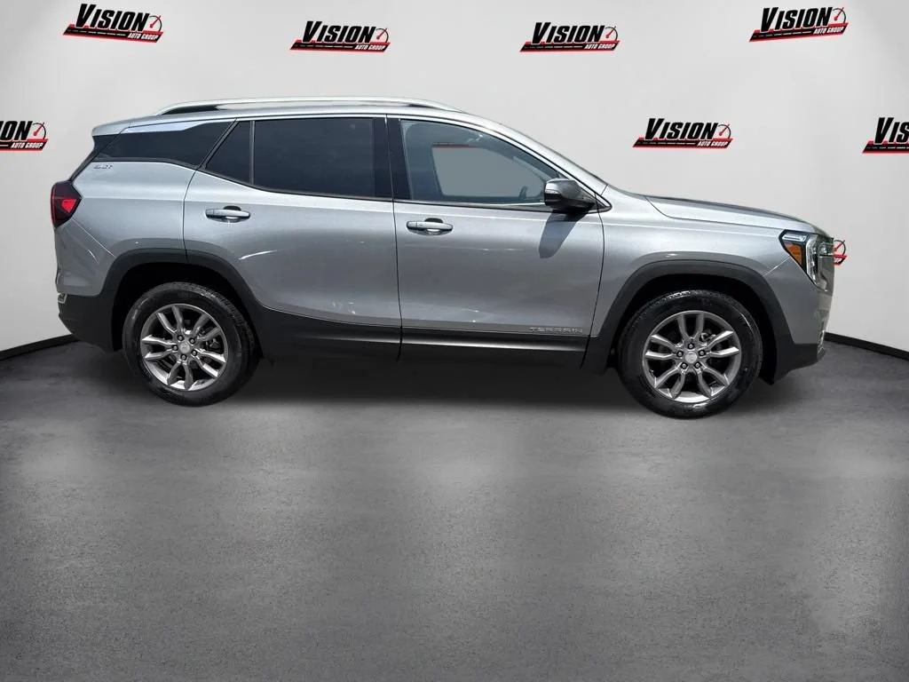 Used 2023 Sterling Metallic GMC SLT image 4