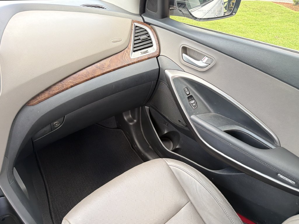 2017 Hyundai Santa Fe SE Ultimate - Photo 23