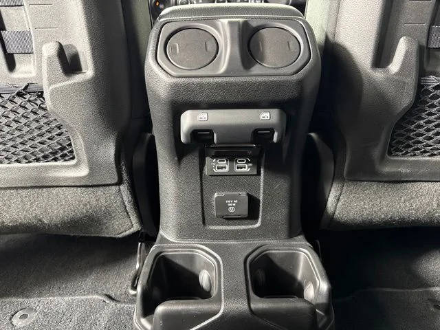 Used 2018 Bright White Clearcoat Jeep Unlimited Rubicon image 14