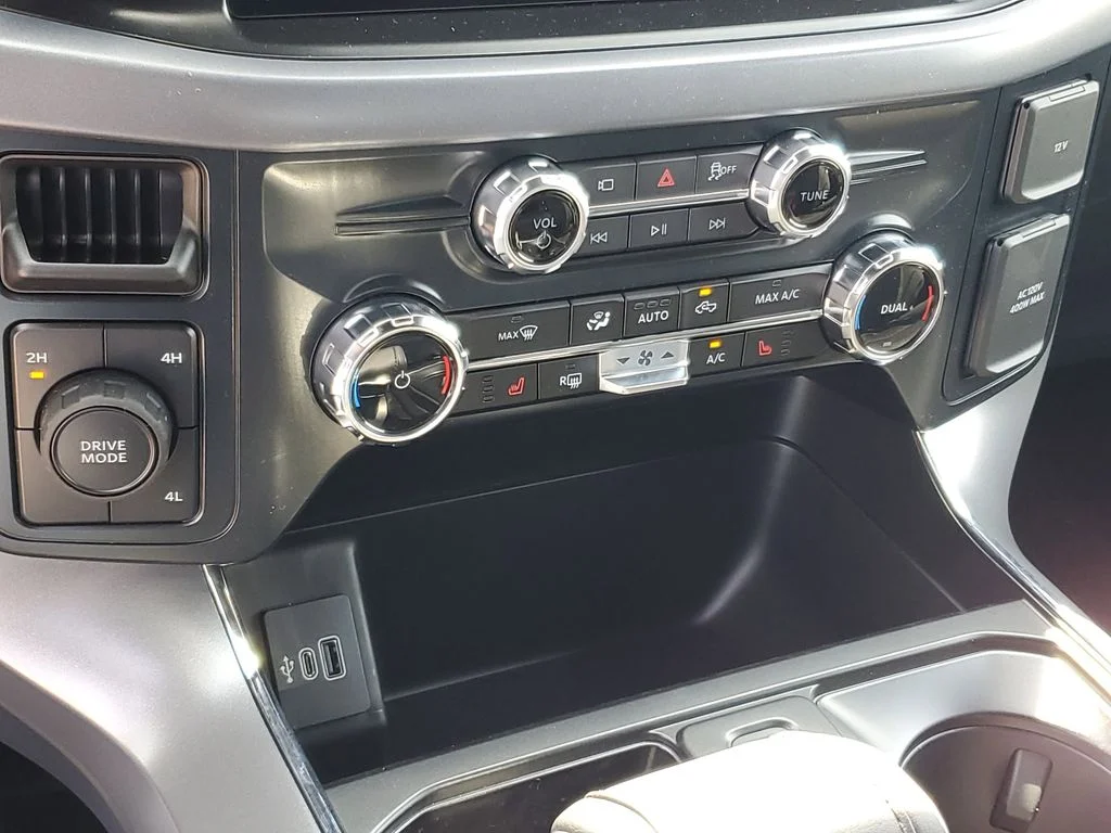 New 2026 Carbonized Gray Metallic Ford XLT image 16