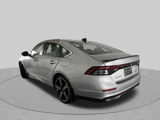 Used 2023 Lunar Silver Metallic Honda Sport image 5