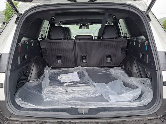New 2026 CRYSTAL WHITE PEARL Subaru Wilderness image 14