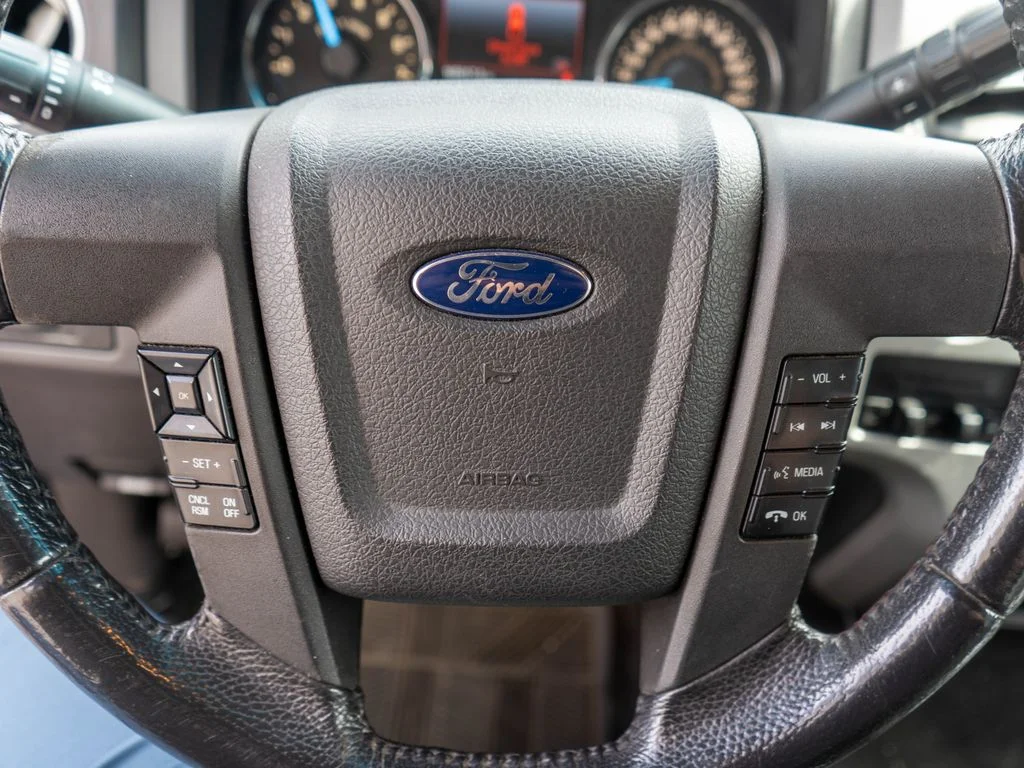 Used 2011 Black Ford XLT image 16