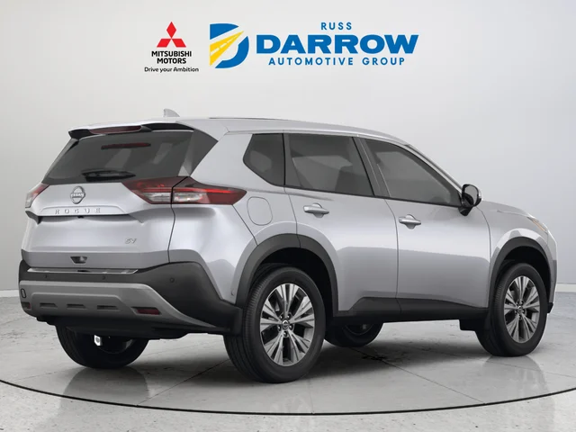 Used 2023 Silver Nissan SV image 3