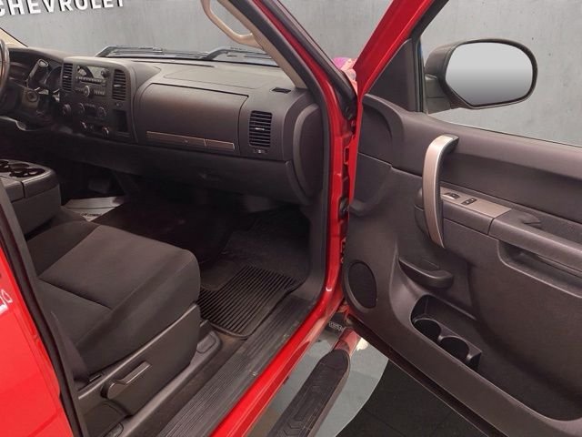 Used 2011 Red GMC SLE image 18