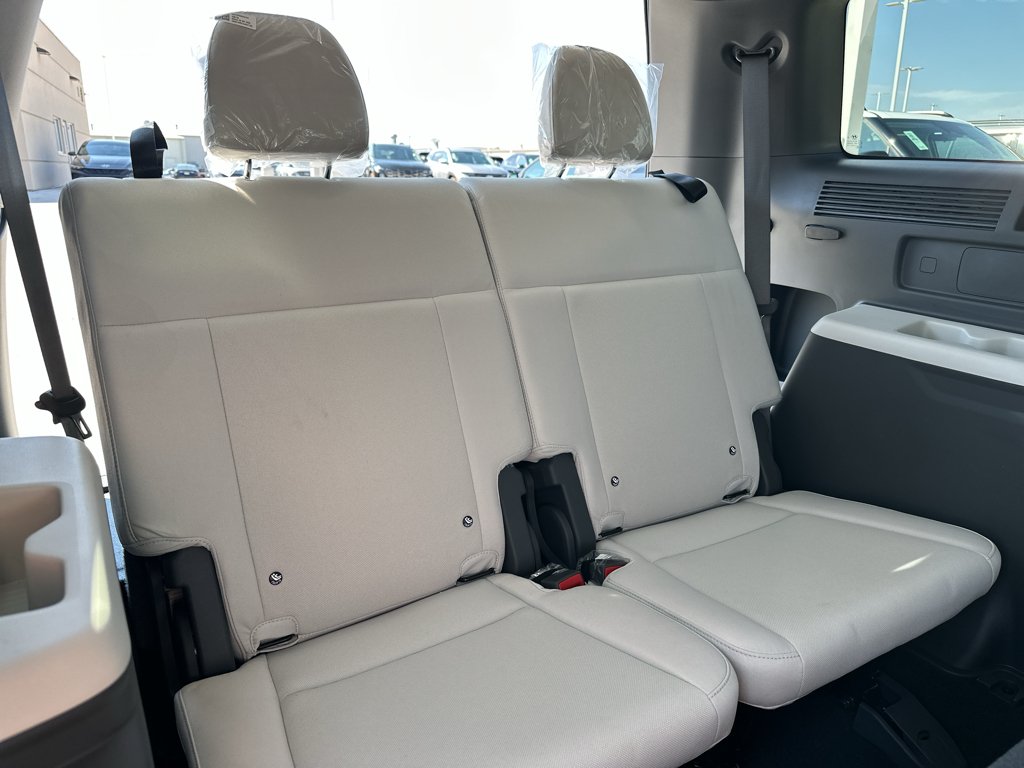 New 2027 Serenity White Hyundai SE image 35