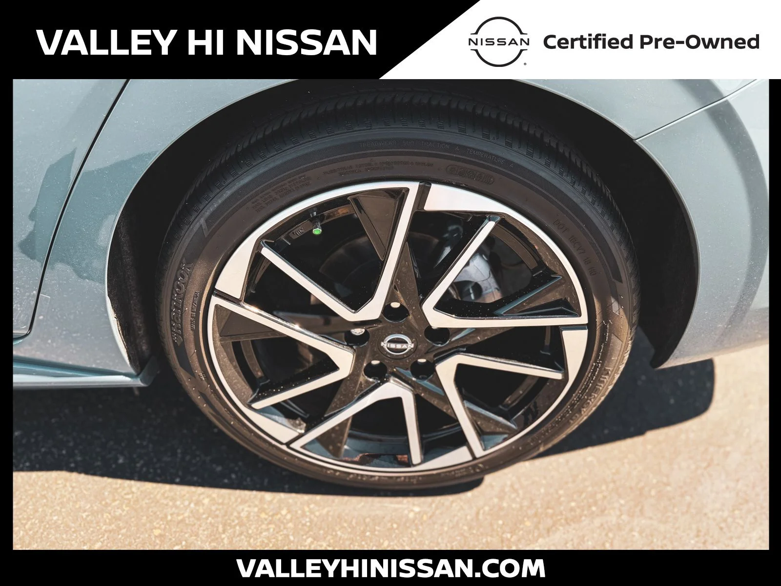 Used 2025 Gray Nissan SR image 12