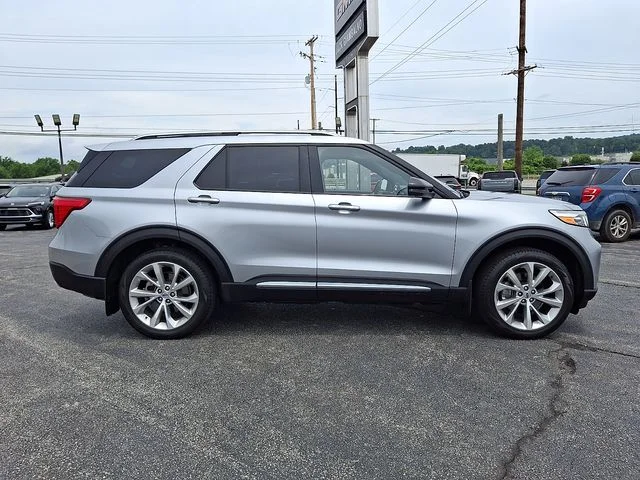 Used 2023 Silver Ford Platinum image 8
