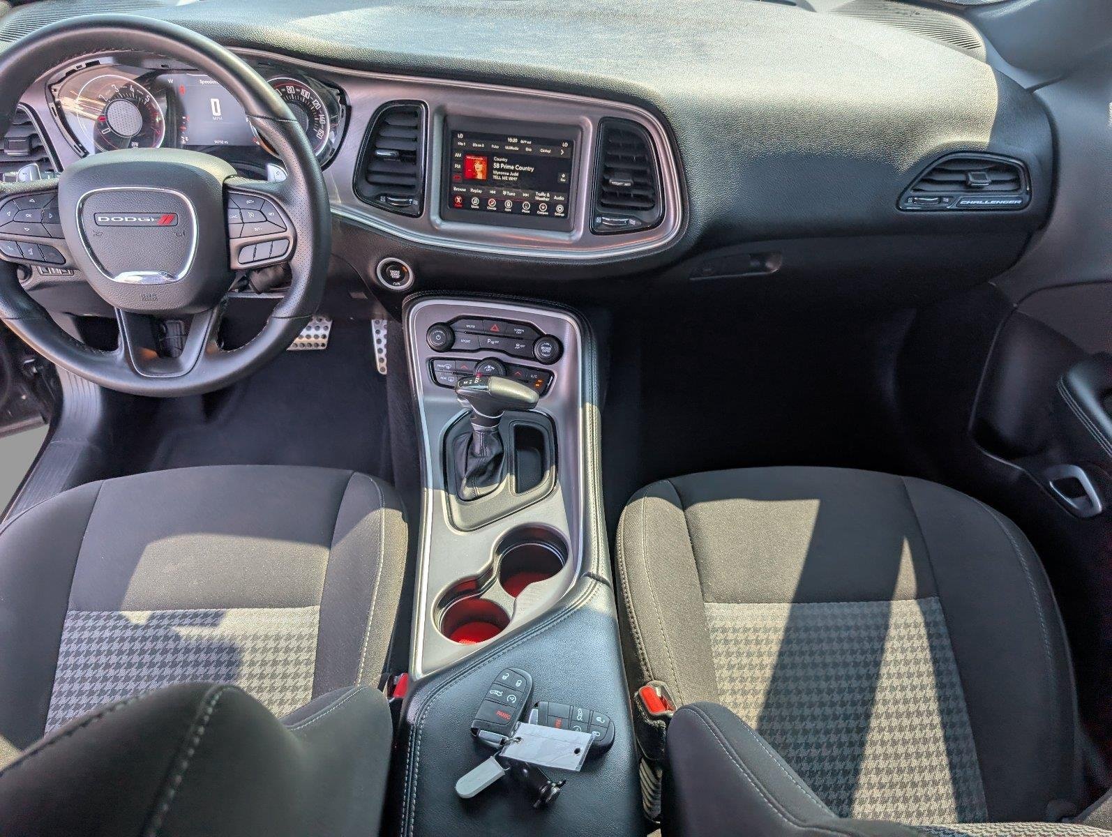 Used 2022 Pitch Black Clearcoat Dodge R/T image 32