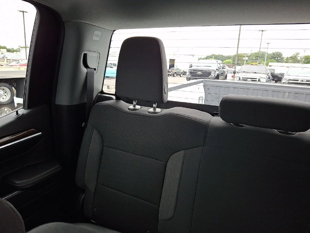 Used 2024 Summit White Chevrolet LT image 19