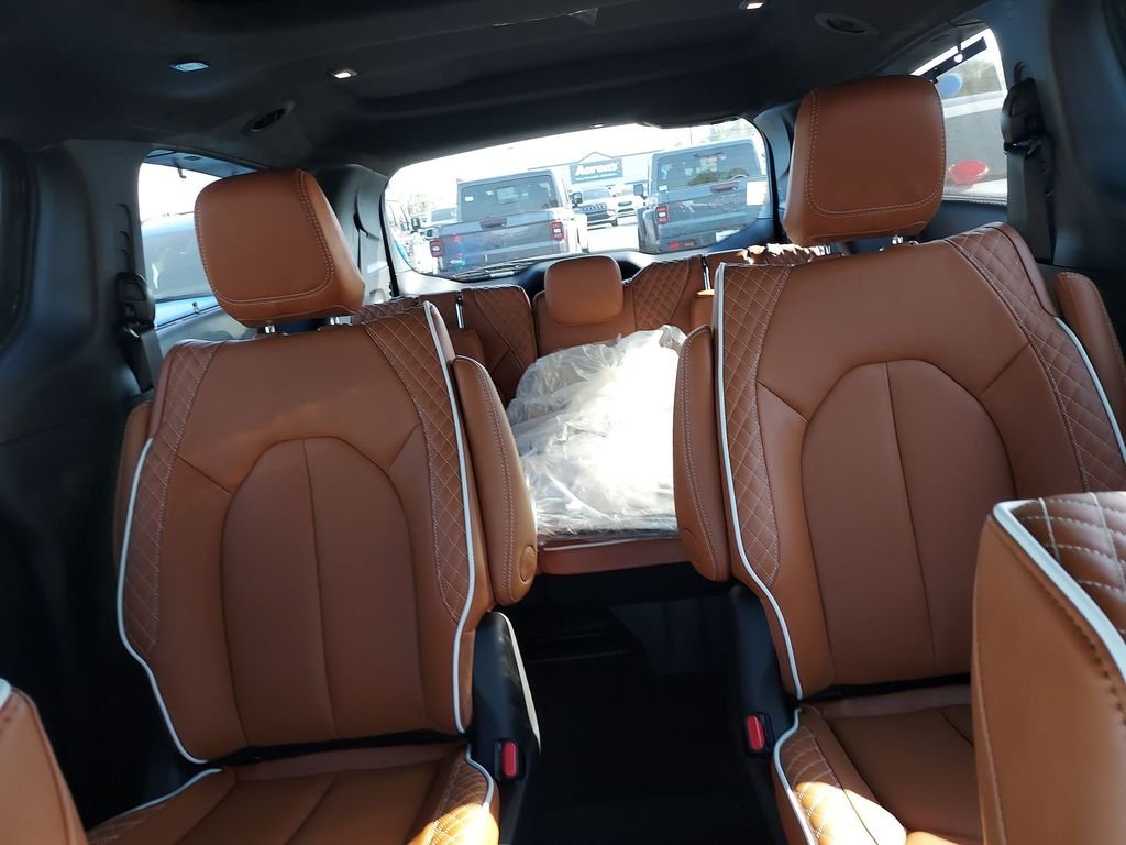 New 2026 Black Chrysler Pinnacle image 13