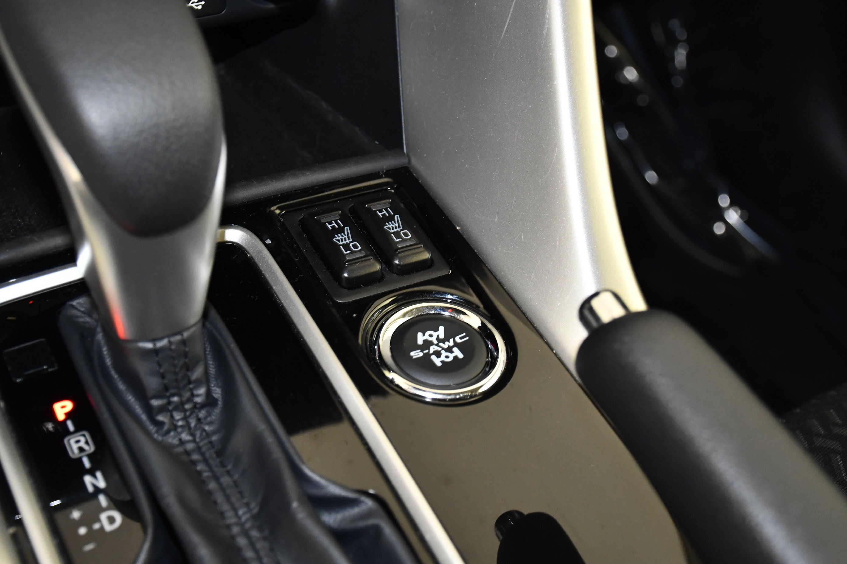 Certified Used 2025 Labrador Black Pearl Mitsubishi LE image 29