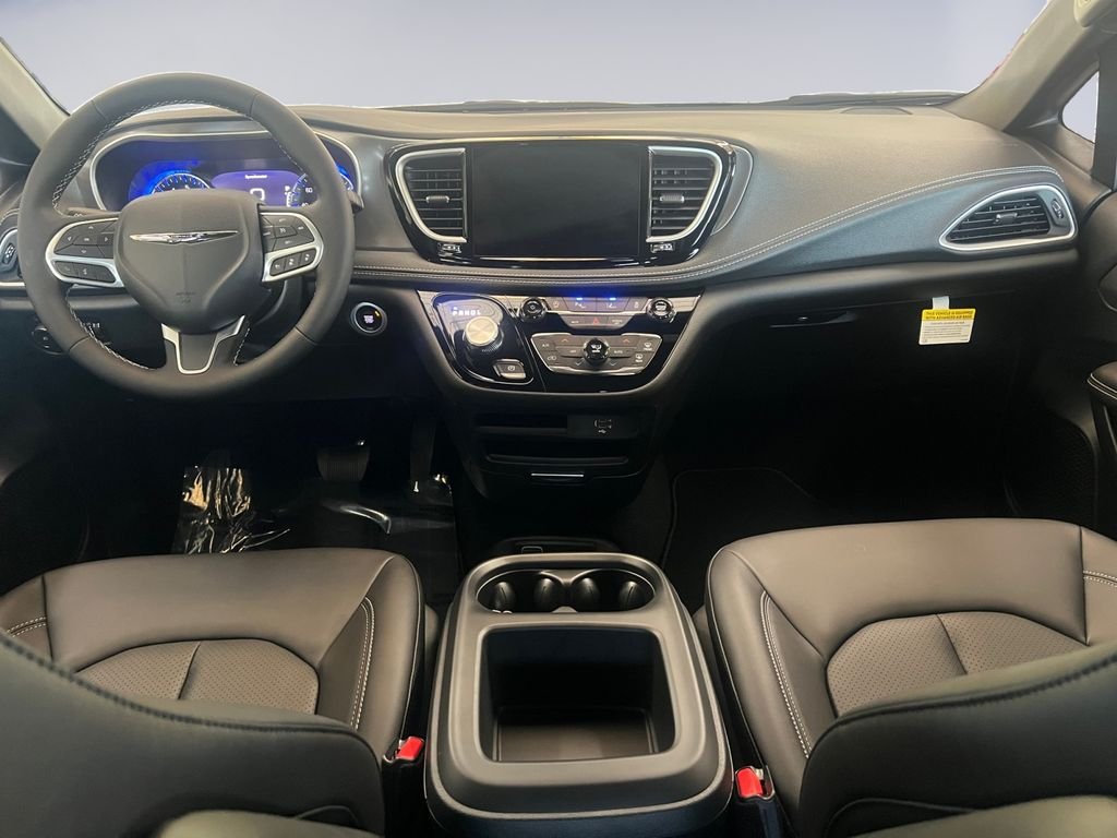 2026 Chrysler Pacifica Select - Photo 13